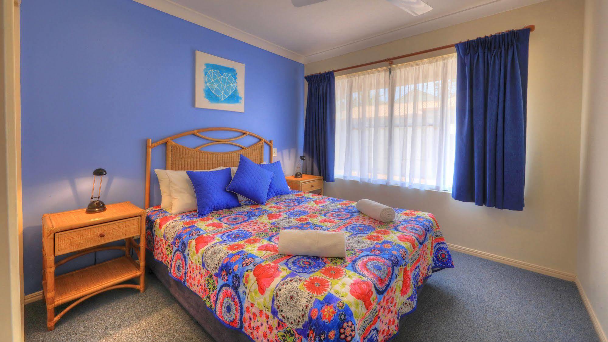 Aparthotel Dolphin Waters Tin Can Bay Exteriér fotografie